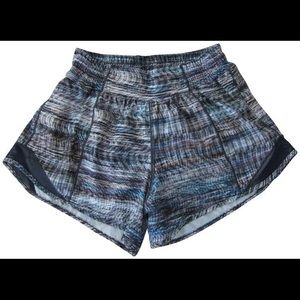 Lululemon Hotty Hot Shorts 4”.